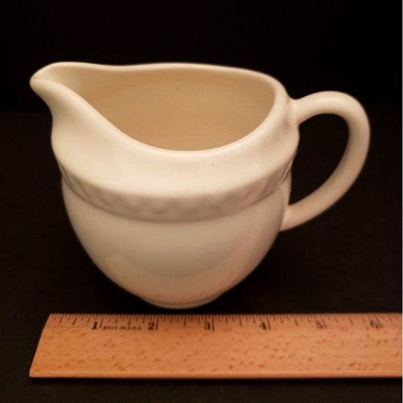 Gail Pittman Creamer Cream Pitcher Southern Living Hospitality Ivory Discontinue - Picture 10 of 12